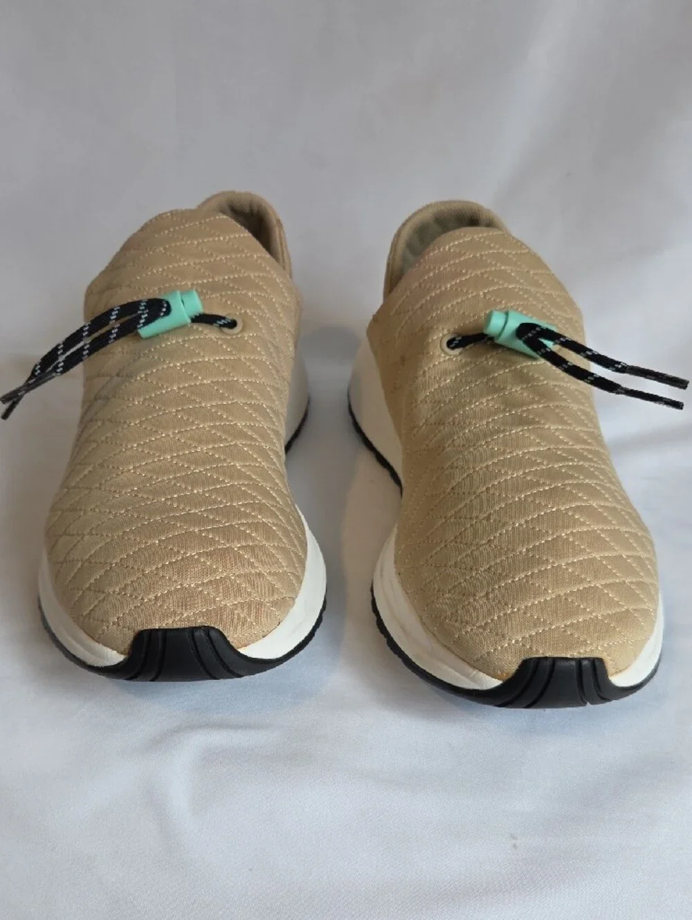 Columbia Wildone Moc slip-on casual shoes in an oatmeal or beige quilted fabric